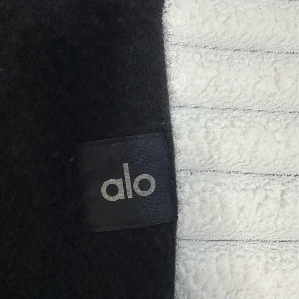 ALO Yoga Black Textured Fabric